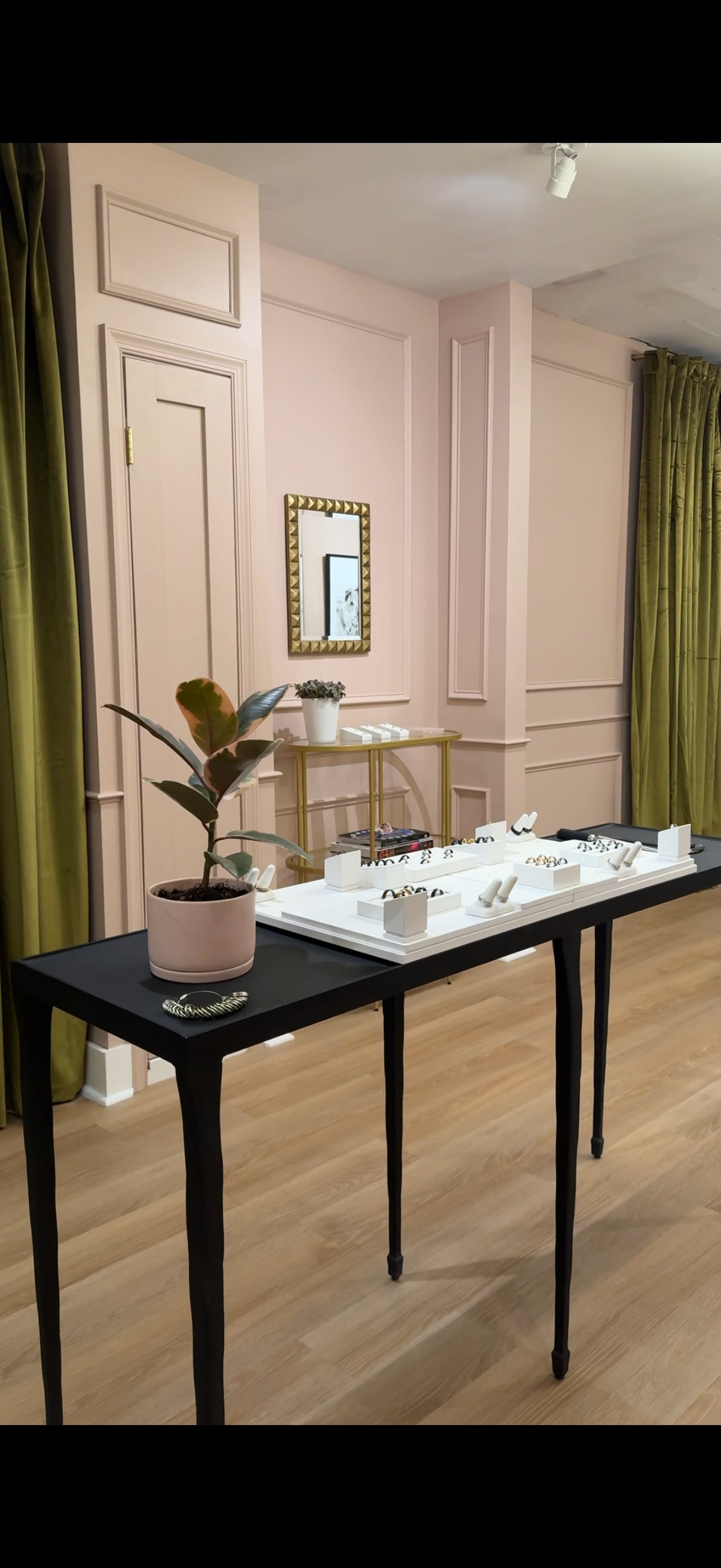 washington_dc_showroom_2025.jpg